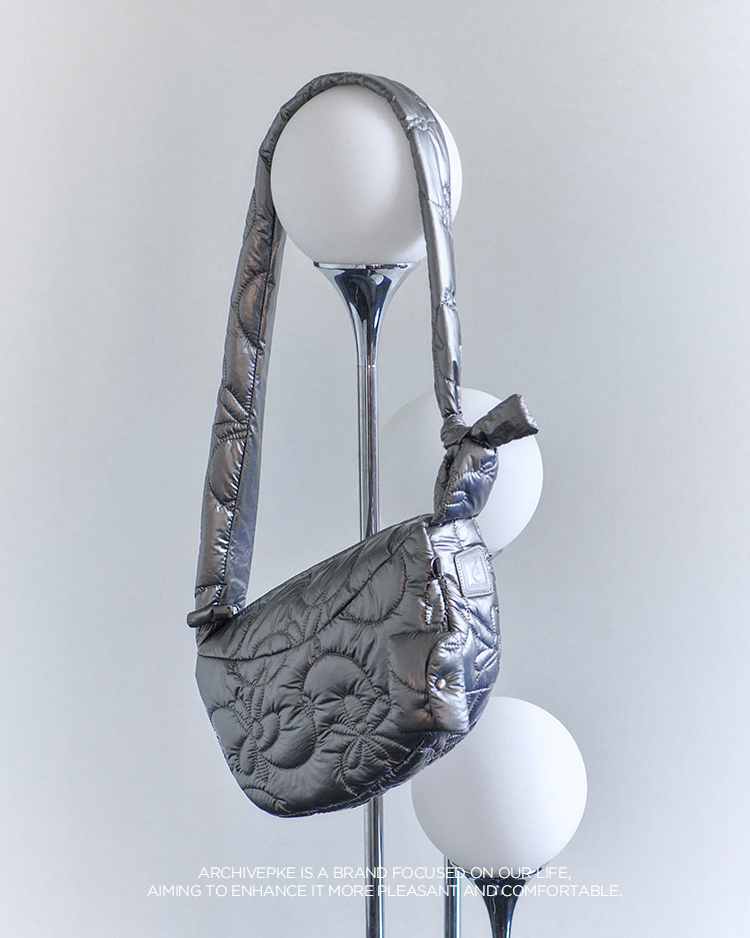★Archivepke★Puffy fling bag★Shine grey★韓国★大人気★ MUSINSA | Archivépke Puffy fling bag(Shine gray)_OVBAX24609SGY